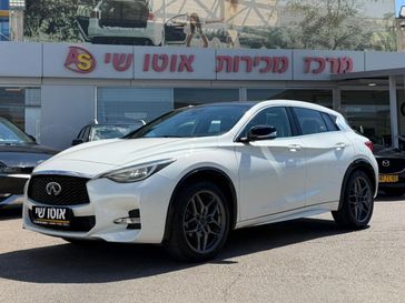 אינפיניטי Q30