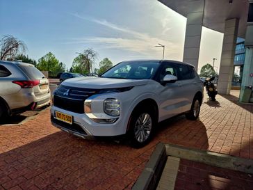 מיצובישי אאוטלנדר