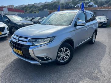 מיצובישי אאוטלנדר