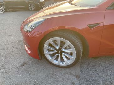 טסלה MODEL 3