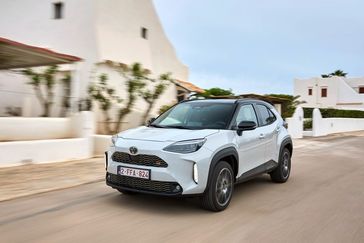 טויוטה יאריס קרוס