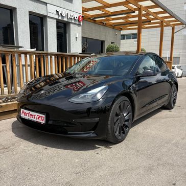 טסלה MODEL 3