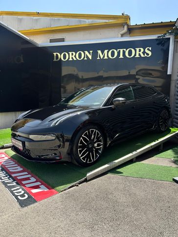 זיקאר ZEEKR 001