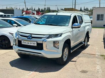 מיצובישי L-200