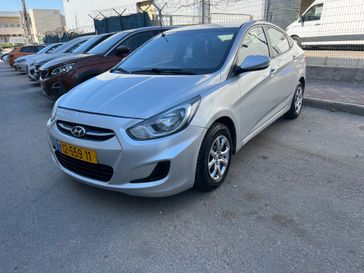 יונדאי I25