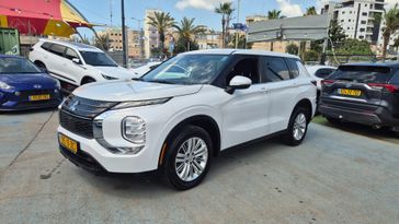 מיצובישי אאוטלנדר