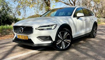 וולבו V60 CROSS COUNTRY