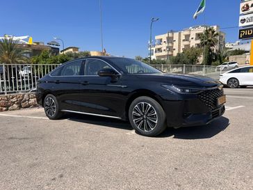 צ'רי ARRIZO 8 PHEV