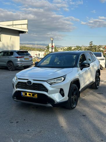 טויוטה RAV4