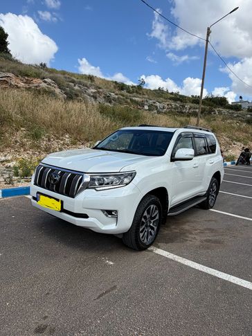 טויוטה לנד קרוזר