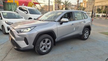 טויוטה RAV4