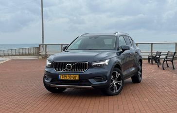 וולבו XC40
