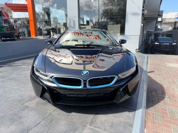 ב מ וו I8