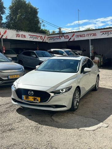 מזדה 3