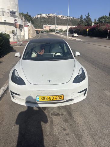 טסלה MODEL 3