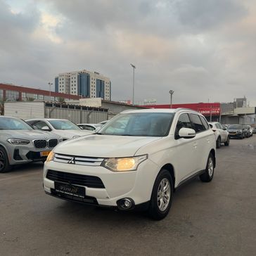 מיצובישי אאוטלנדר