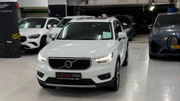 וולבו XC40
