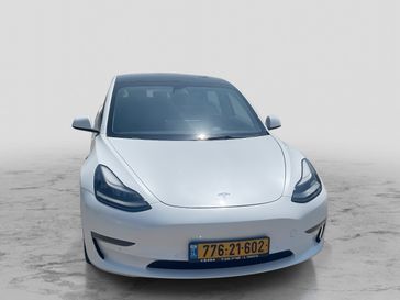 טסלה MODEL 3