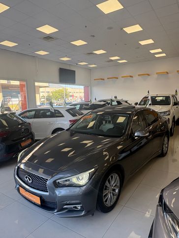 אינפיניטי Q50