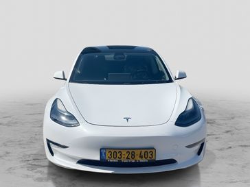 טסלה MODEL 3