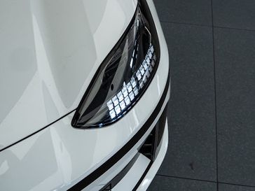 יונדאי איוניק