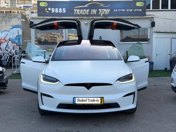 טסלה MODEL X