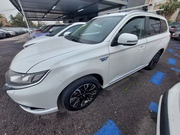 מיצובישי אאוטלנדר