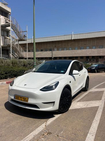 טסלה MODEL Y