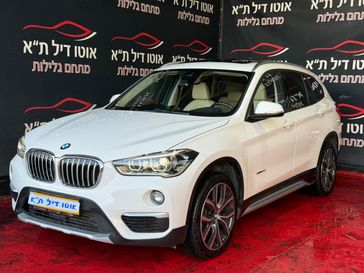 ב מ וו X1