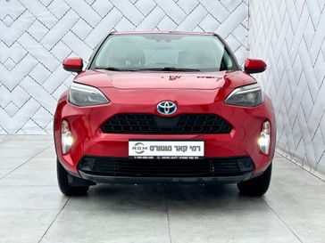 טויוטה יאריס קרוס