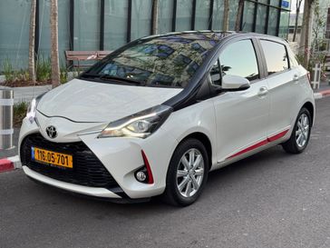 טויוטה יאריס