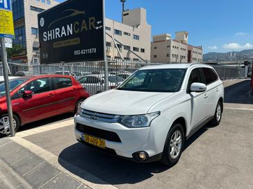 מיצובישי אאוטלנדר