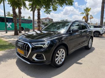 אאודי Q3