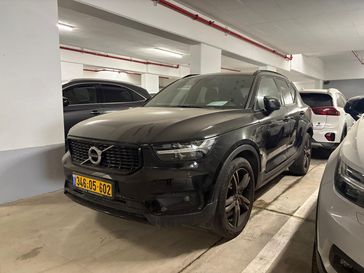 וולבו XC40