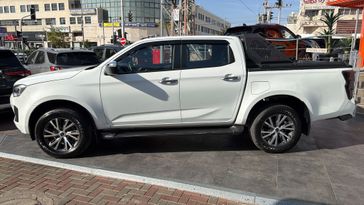 איסוזו D-Max