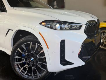 ב מ וו X6
