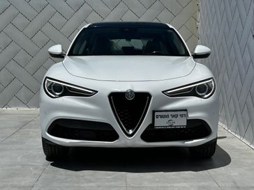 אלפא רומיאו סטלביו