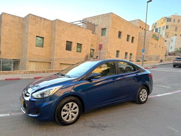 יונדאי I25