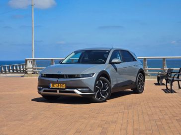 יונדאי איוניק