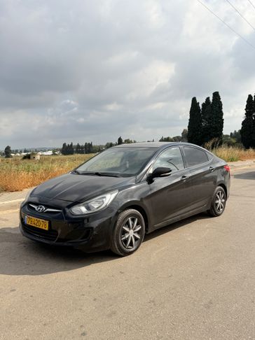 יונדאי I25