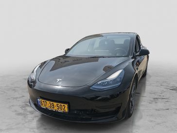 טסלה MODEL 3