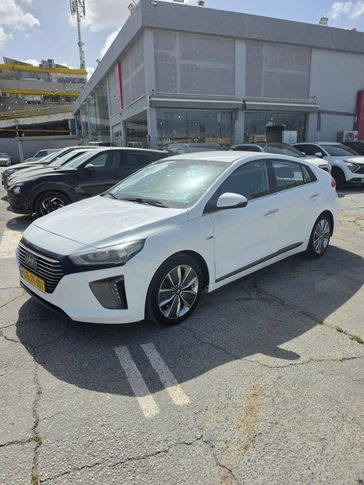 יונדאי איוניק