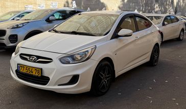 יונדאי I25