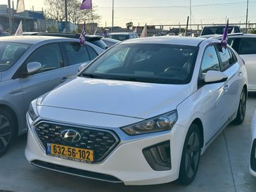 יונדאי איוניק