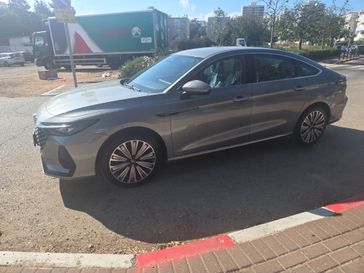 צ'רי ARRIZO 8 PHEV