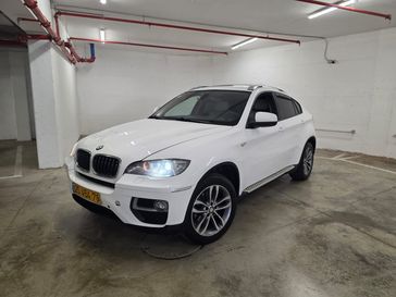 ב מ וו X6