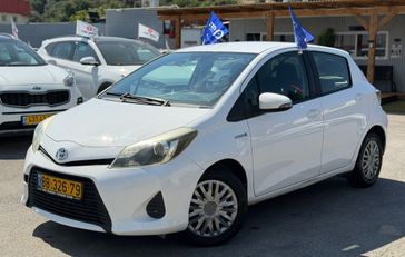 טויוטה יאריס