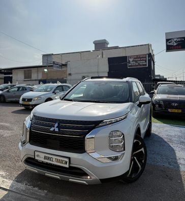 מיצובישי אאוטלנדר