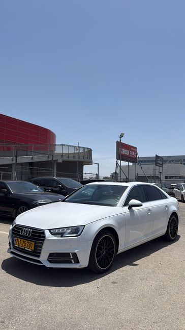אאודי A4