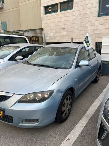 מזדה 3